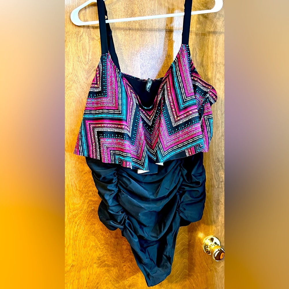 Torrid sz 4 One Piece bathing suit 🩱